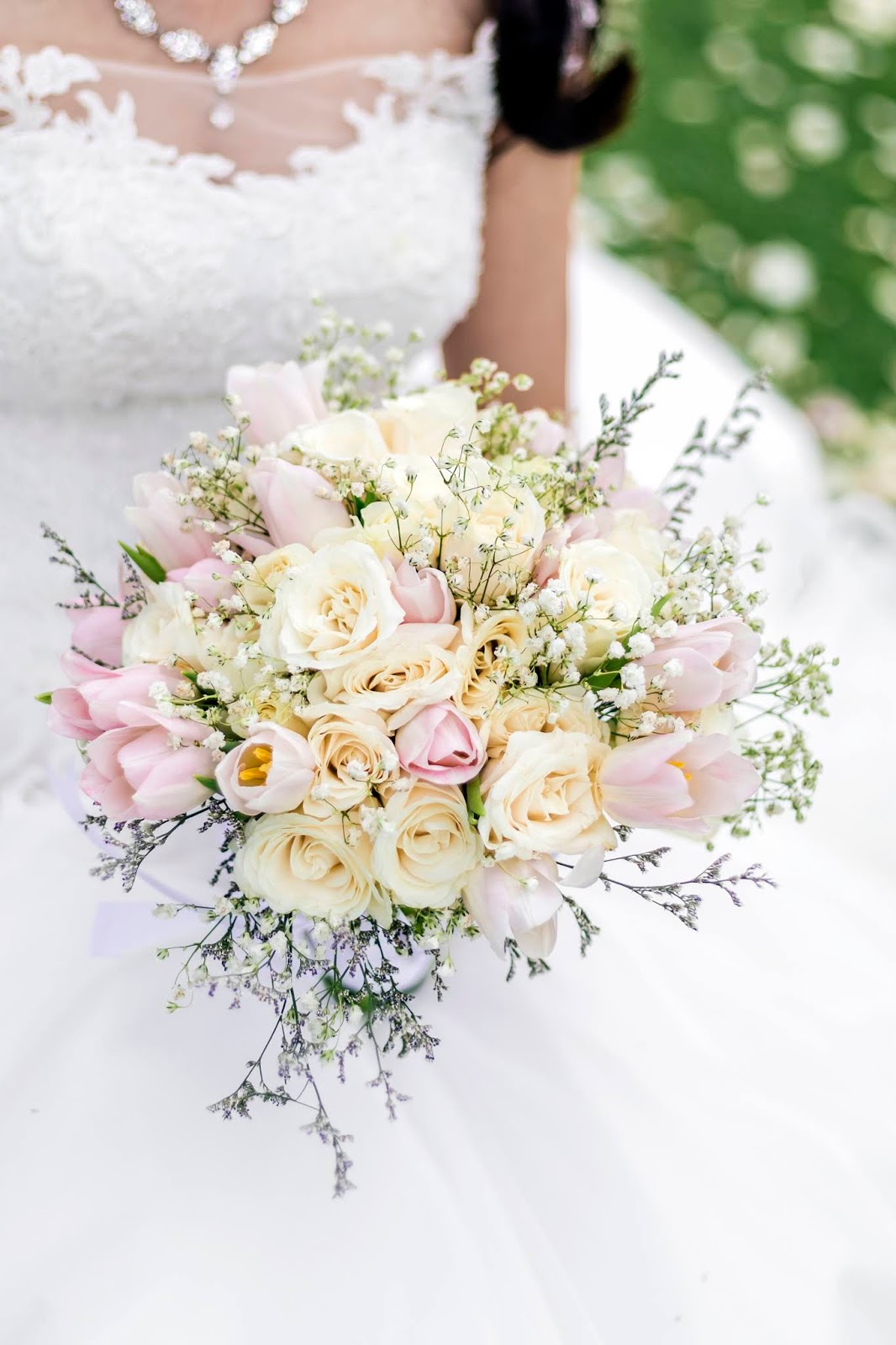 April's white and soft pink bridal bouquet