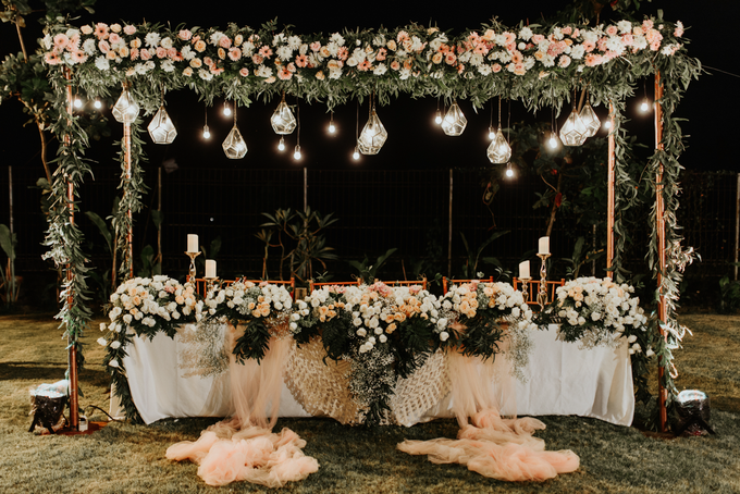 Sweet rustic bridal table with blush florals